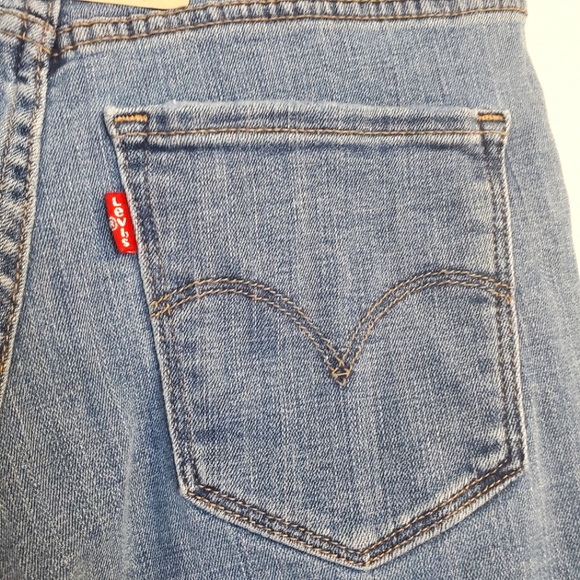 Levi's Womens Bermuda Shorts Mid Rise - Picture 6 of 16